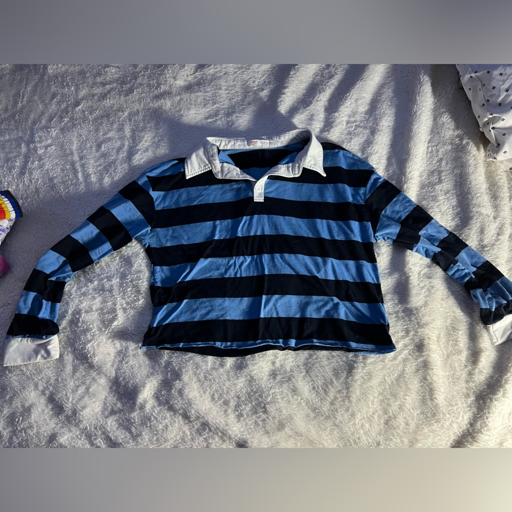 Womens Medium romwe long sleeved, striped, blue shirt.